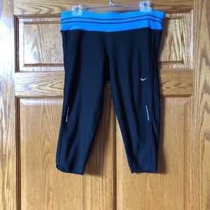Nike Dri Fit Capri leggings. Large. EUC